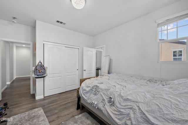 2012 Keltic Lodge Drive, Oxnard CA: https://media.crmls.org/mediaz/1bcd5358-5f46-496e-9af0-a3450a58a2b9.jpg