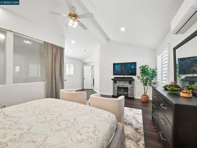1836 Newell Ave, Walnut Creek CA: https://media.crmls.org/mediaz/1bcdb9df-31b0-4658-a98e-2045b649ddc7.jpg