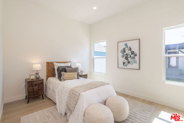 824 N Lima Street, Burbank CA: https://media.crmls.org/mediaz/1bcdcb75-8c49-41b4-a4d4-fb4309cd050d.jpg
