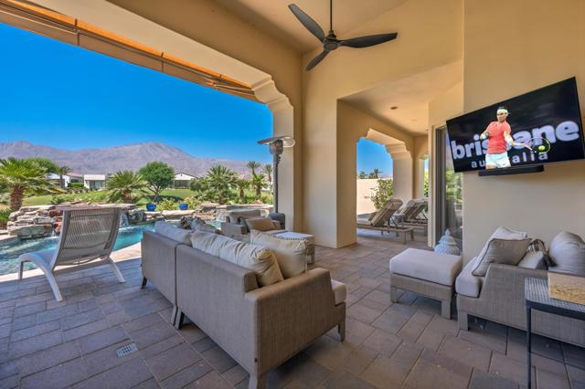 81639 Andalusia, La Quinta CA: https://media.crmls.org/mediaz/1bcdcbb1-8ae2-43d6-999f-c29e77772a06.jpg