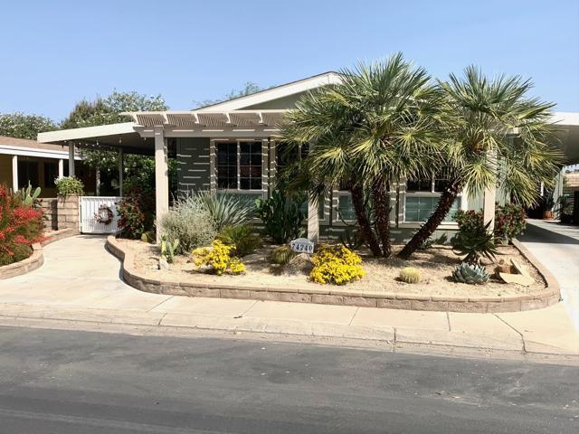 74240 Angels Camp Road, Palm Desert CA: https://media.crmls.org/mediaz/1bced5e6-9a73-4bbe-ab42-ebd90171a7b5.jpg
