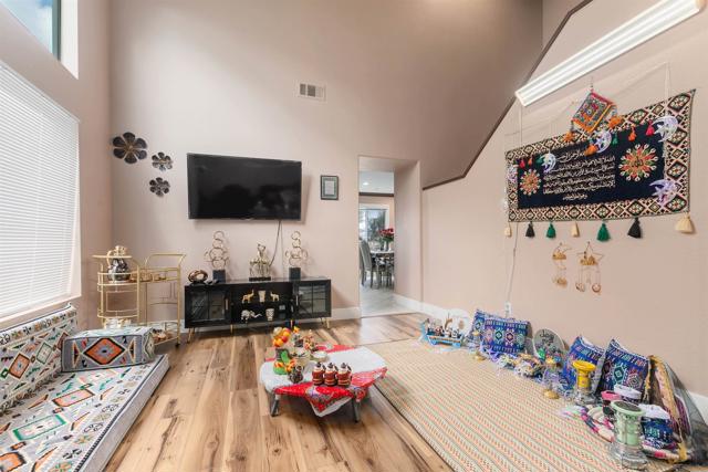 10394 Valley Waters Dr, Spring Valley CA: https://media.crmls.org/mediaz/1bcf24b7-6a38-4807-8258-02b49efb4066.jpg