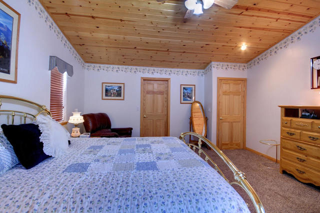 1769 Cascade Road, Big Bear CA: https://media.crmls.org/mediaz/1bd031d9-64e9-4a79-bc97-0850ce1818aa.jpg