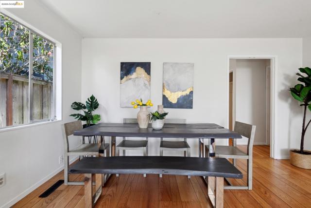 6824 Wilton Dr, Oakland CA: https://media.crmls.org/mediaz/1bd08a12-1218-47a7-806c-cdda88ebf644.jpg
