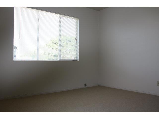 1401 Hess Road, Redwood City CA: https://media.crmls.org/mediaz/1bd0918a-05ed-4d87-9938-b4e7ffc8cec3.jpg