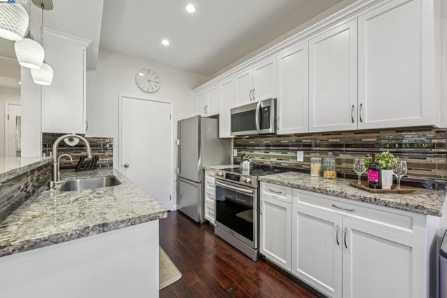 7020 Stagecoach Road, Dublin CA: https://media.crmls.org/mediaz/1bd11a36-f4ea-4757-9277-f6b8f354b469.jpg