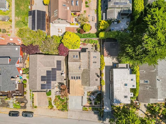 1025 Tamarind Street, Montara CA: https://media.crmls.org/mediaz/1bd1de3b-993d-461b-bbec-65e2e3a1f2fe.jpg