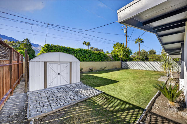 765 N Paseo De Anza, Palm Springs CA: https://media.crmls.org/mediaz/1bd31785-febe-47ae-b5b3-f46482a9ad4b.jpg