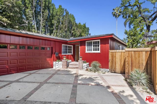 4247 SESPE Avenue photo 3