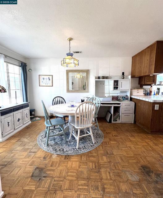 1170 Mills Place, Oakley CA: https://media.crmls.org/mediaz/1bd4208d-bb10-4c86-af80-23cf47969890.jpg