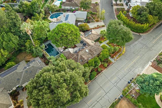 1683 Dalehurst Avenue, Los Altos CA: https://media.crmls.org/mediaz/1bd4595d-1efc-4f94-bcb9-2a5ec9e2ec6a.jpg