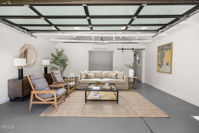 1134 Bella Vista Avenue, Pasadena CA: https://media.crmls.org/mediaz/1bd4976f-10bd-4ebd-96f1-ae3c2c7dc14d.jpg