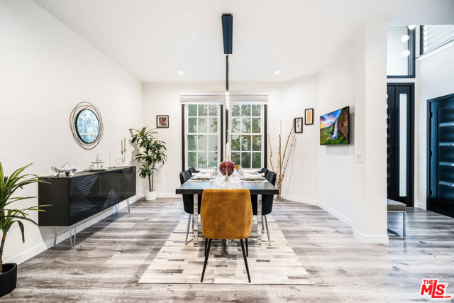 4392 Park Paloma, Calabasas CA: https://media.crmls.org/mediaz/1bd5232c-5b6a-46b8-b6be-6526907ae54c.jpg