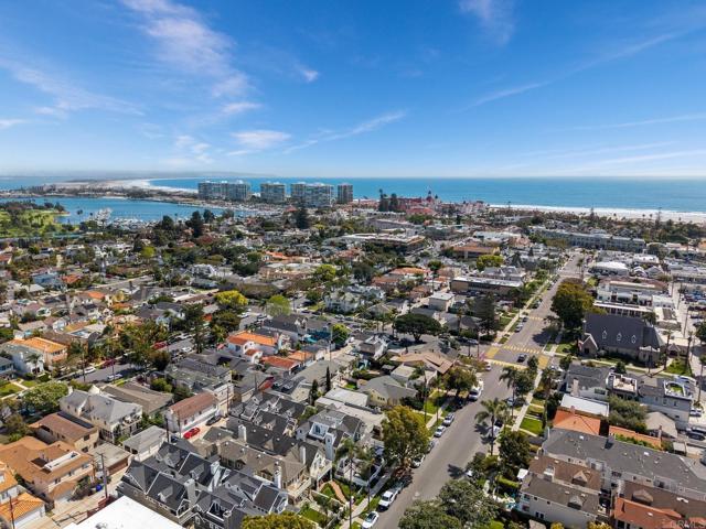 Detail Gallery Image 2 of 34 For 853 C Ave, Coronado,  CA 92118 - 4 Beds | 2 Baths