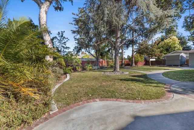 510 Sunnymount Avenue, Sunnyvale CA: https://media.crmls.org/mediaz/1bd6cfd4-78e7-4e48-8871-af76cce0594a.jpg