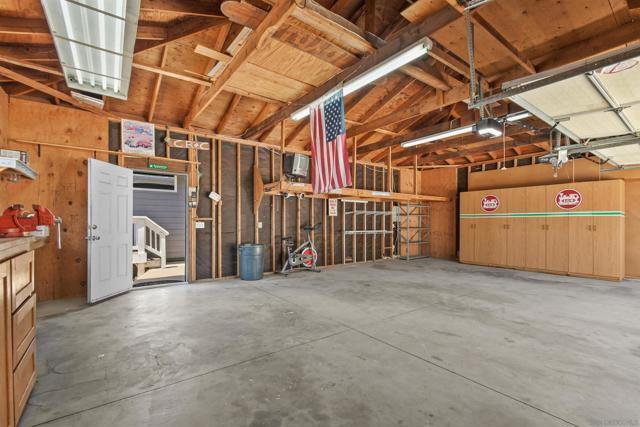 3165 Torreon Dr, Alpine CA: https://media.crmls.org/mediaz/1bd71e34-689c-4af5-8b65-66791b8312ec.jpg