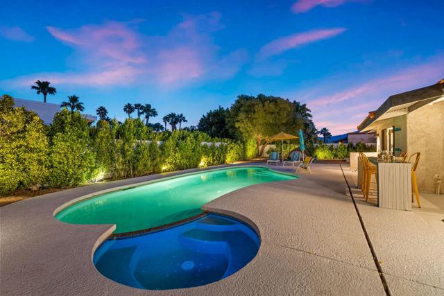 1862 N Nogales Way, Palm Springs CA: https://media.crmls.org/mediaz/1bd72dec-af9e-4849-9717-70e1ea1273ba.jpg