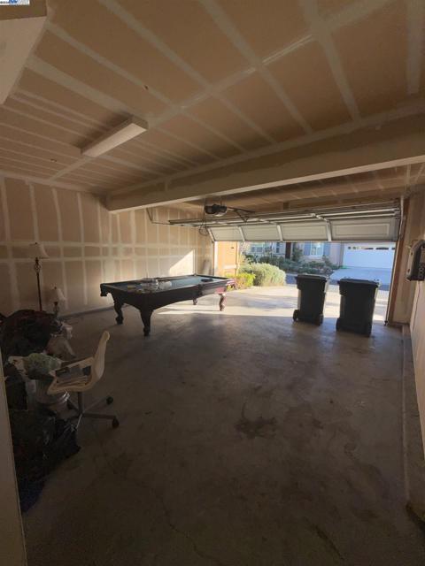 2746 Gracie Pl, Fairfield CA: https://media.crmls.org/mediaz/1bd77024-c623-4e98-9dd0-2e2b1e0ddb1d.jpg