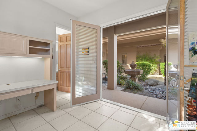 36750 Nancy Lane, Rancho Mirage CA: https://media.crmls.org/mediaz/1bd80b55-aa8d-41e4-a226-26afa9ff65d8.jpg