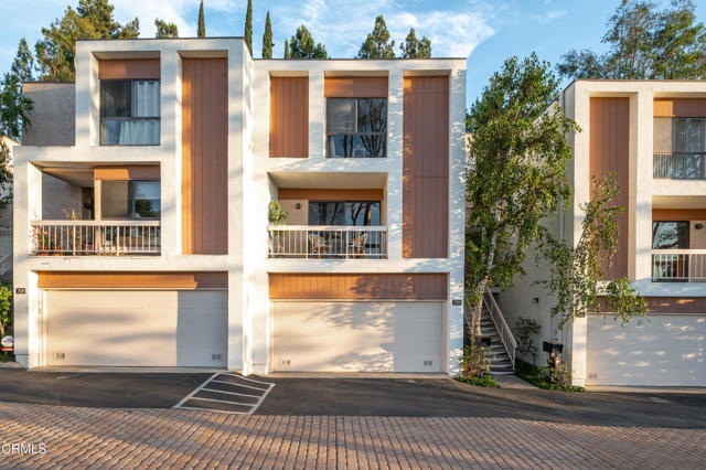 Detail Gallery Image 3 of 45 For 712 Portola Ter, Los Angeles,  CA 90042 - 3 Beds | 2/1 Baths