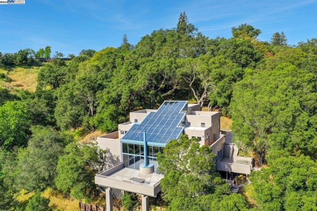 319 Tappan Ter, Orinda CA: https://media.crmls.org/mediaz/1bd8e4d5-e17b-4fd7-876a-c843f434e218.jpg