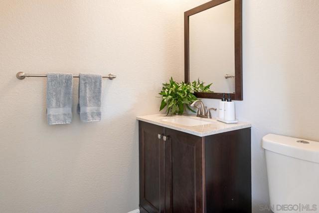 701 Fino Glen, Escondido CA: https://media.crmls.org/mediaz/1bda1d51-7156-428f-a868-2d8a7e5676af.jpg