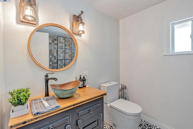 3950 Pinole Valley Rd, Pinole CA: https://media.crmls.org/mediaz/1bda2370-e218-4964-ba97-39efab68a4c9.jpg