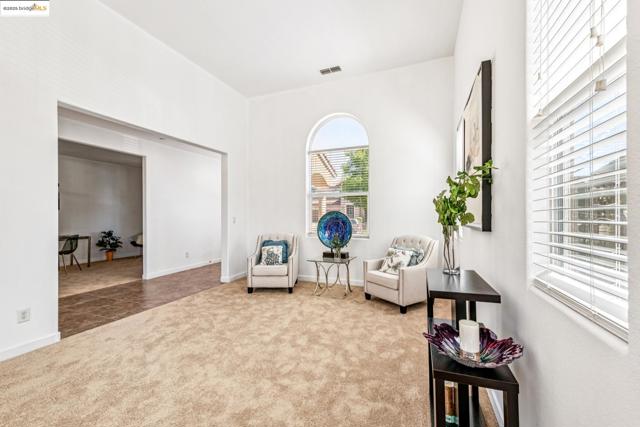 4576 Benton St, Antioch CA: https://media.crmls.org/mediaz/1bda5d80-2ef1-4fef-9ad8-b9d04bb3af40.jpg