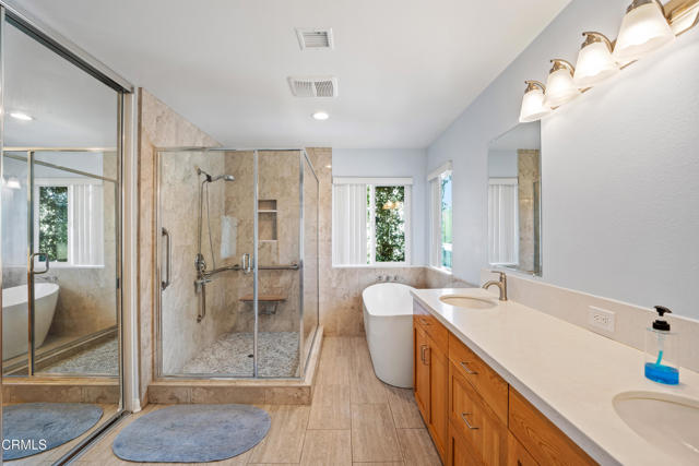 32650 The Old Road, Castaic CA: https://media.crmls.org/mediaz/1bda7da7-63cb-4083-8bc3-cbcd9aeb22e9.jpg