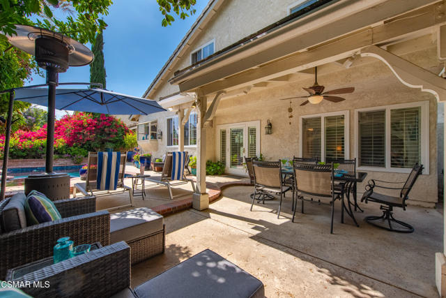 11556 Coralberry Court, Moorpark CA: https://media.crmls.org/mediaz/1bda879b-46a7-4cb0-8416-64c6f13a6a64.jpg