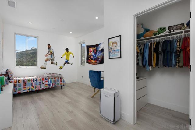 12410 Aria Ct, Poway CA: https://media.crmls.org/mediaz/1bdc93c5-78a5-4286-aaf1-c3b07bb07694.jpg