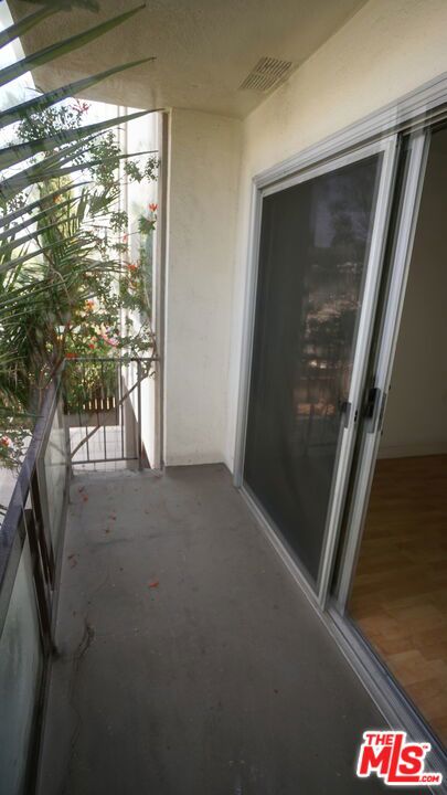 1338 14TH Street, Santa Monica CA: https://media.crmls.org/mediaz/1bdd529e-02ea-4e32-af8c-325e5a3958c7.jpg