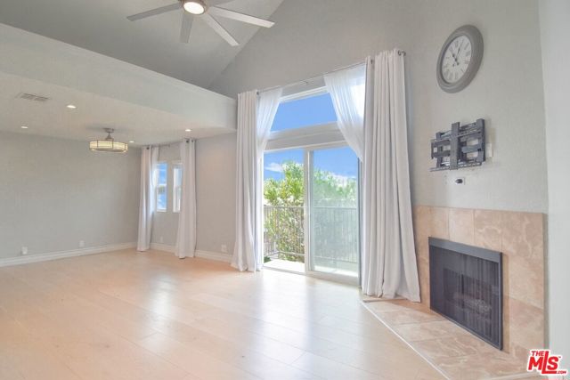 12530 Venice Boulevard, Los Angeles CA: https://media.crmls.org/mediaz/1bdd9250-9457-462d-8f89-612dc5ccde77.jpg