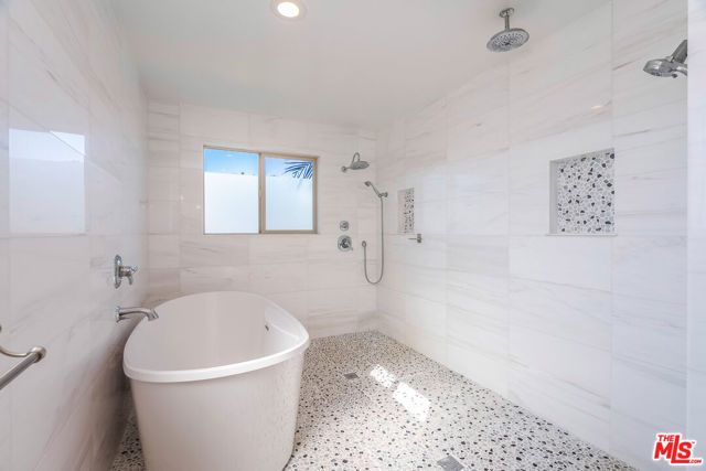 6411 W 85th Street, Los Angeles CA: https://media.crmls.org/mediaz/1bddf3ac-7484-4fcb-9076-42730c293ec6.jpg