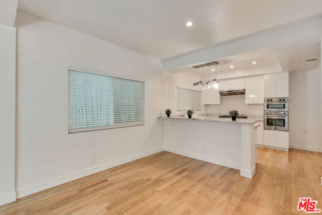 828 Westmount Drive, West Hollywood CA: https://media.crmls.org/mediaz/1bde1456-35f8-40f1-b378-0421a1fb1783.jpg