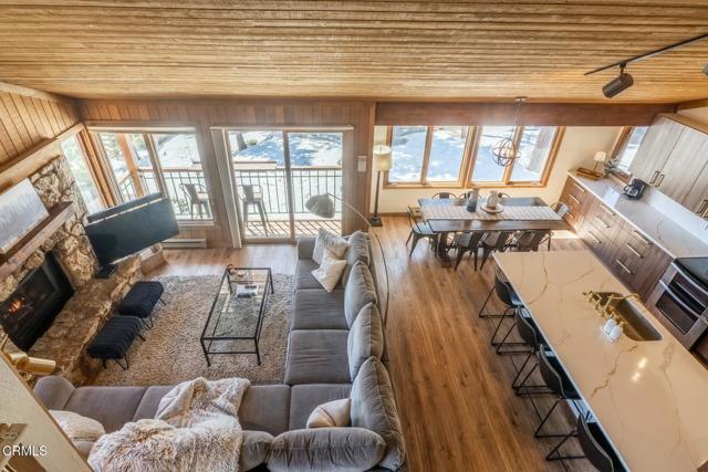 435 Lakeview Boulevard, Mammoth Lakes CA: https://media.crmls.org/mediaz/1bde53d6-0a55-4b87-9021-6cf6d186e106.jpg