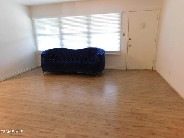 6213 Whitsett Avenue, North Hollywood CA: https://media.crmls.org/mediaz/1bde7e20-dc52-4467-96c2-d7b2e064bc56.jpg