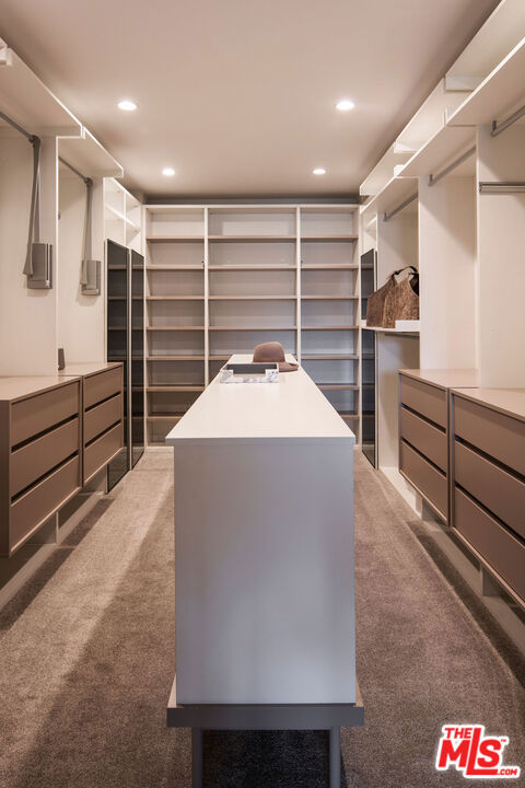 460 N Palm Drive, Beverly Hills CA: https://media.crmls.org/mediaz/1bde7fb4-9b72-4ca2-abd5-bd77348cc908.jpg