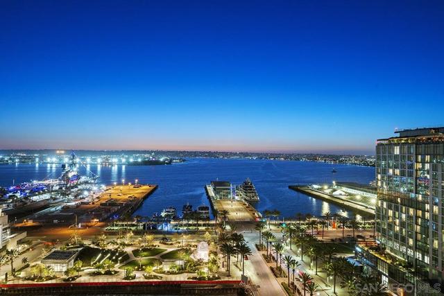888 W E Street, San Diego CA: https://media.crmls.org/mediaz/1bde9207-1fb1-45ee-9df1-da83244ab1a2.jpg