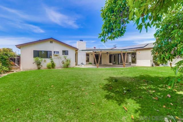 6081 Veemac, La Mesa CA: https://media.crmls.org/mediaz/1bdeb621-f78b-4cea-a42c-8c404bd66a42.jpg