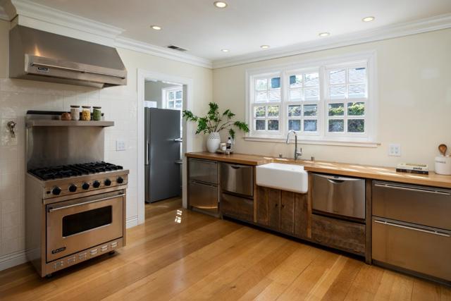 945 Evelyn Street, Menlo Park CA: https://media.crmls.org/mediaz/1bdebda0-e3c8-448b-b8ce-fd7244276da6.jpg