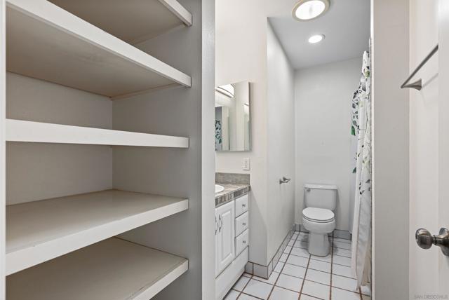 4201 Avenida Gregory, Spring Valley CA: https://media.crmls.org/mediaz/1bded60a-686d-4bd4-b7a8-fb3b2345c214.jpg