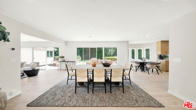 6900 Chisholm Avenue, Lake Balboa CA: https://media.crmls.org/mediaz/1bdf98e2-6eba-4990-968b-0a60c99ee2de.jpg