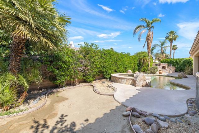 49595 Marne Court, La Quinta CA: https://media.crmls.org/mediaz/1bdfcfa1-d144-46c0-8b85-10640c2b1f02.jpg
