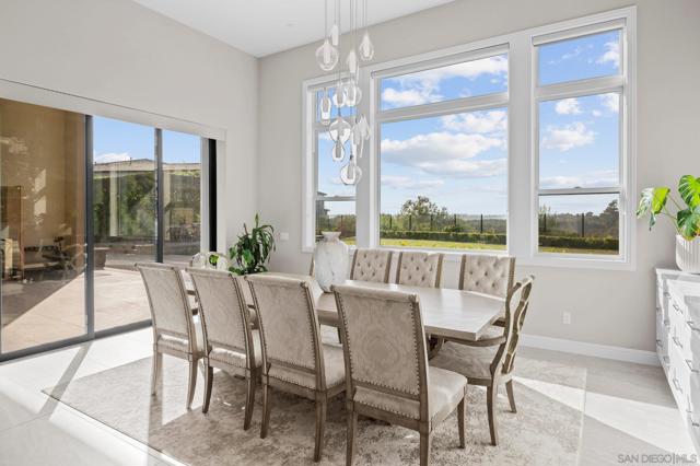 Image 14 of 47 For 6210 Summit Crest Cir
