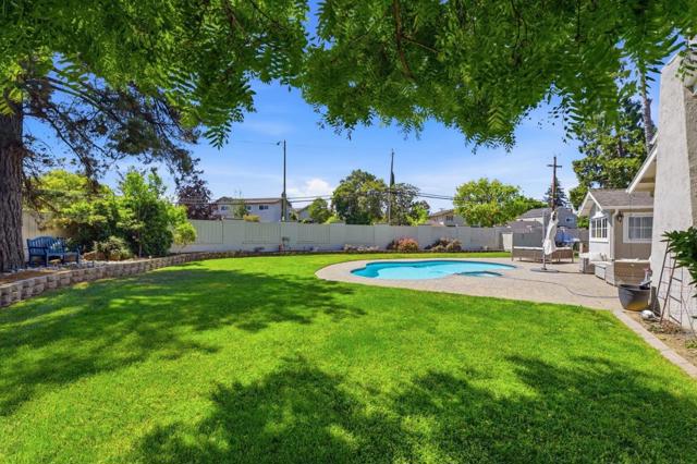 2465 Fenian Drive, Campbell CA: https://media.crmls.org/mediaz/1be111a6-cf69-4b89-be60-7c1c5733f2ba.jpg