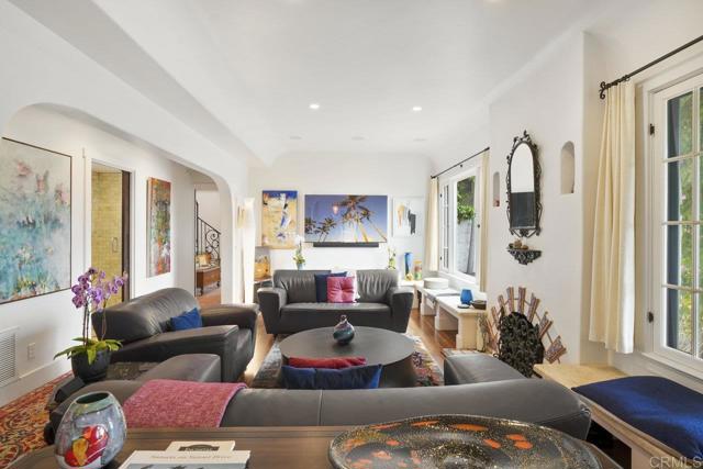 308 Sunset Drive, Encinitas CA: https://media.crmls.org/mediaz/1be1457d-0382-4508-a8cb-a5a0f6d0c169.jpg
