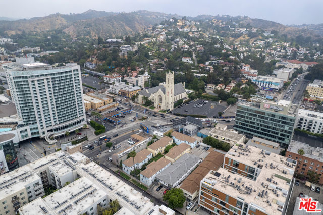 6773 Yucca Street, Los Angeles CA: https://media.crmls.org/mediaz/1be1f5cd-43ad-4c04-b89a-2285b41e8e36.jpg