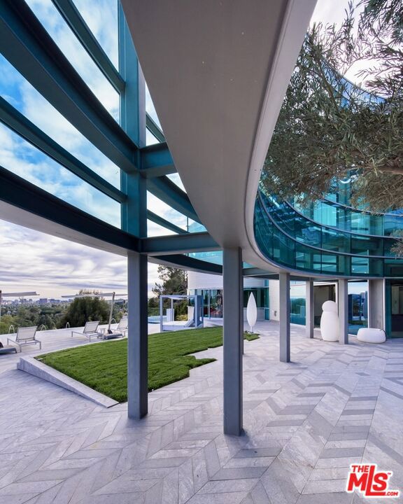 1169 Loma Linda Drive, Beverly Hills CA: https://media.crmls.org/mediaz/1be26453-ddde-4190-accf-654f2606bf1c.jpg