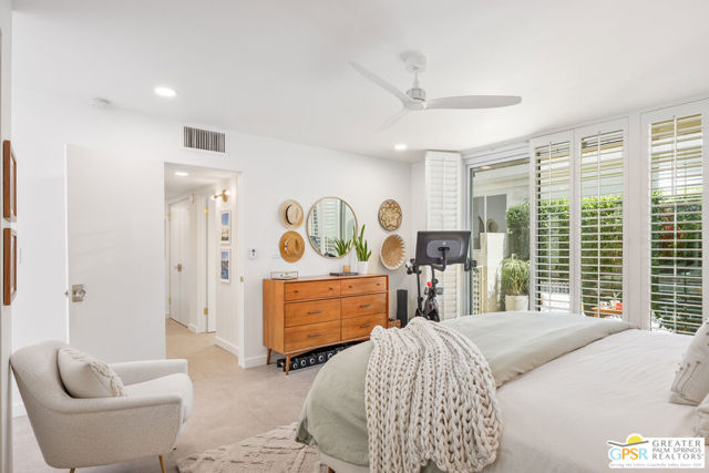 1821 Sandcliff Road, Palm Springs CA: https://media.crmls.org/mediaz/1be296f3-5a0e-44ab-83fa-78f5880fefba.jpg